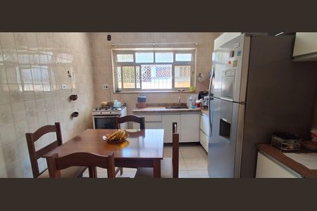 Casa à venda com 200m², 3 quartos e 3 vagasCozinha