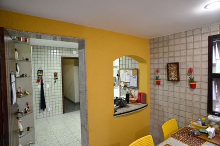 Casa de condomínio à venda com 432m², 4 quartos e 3 vagasCozinha