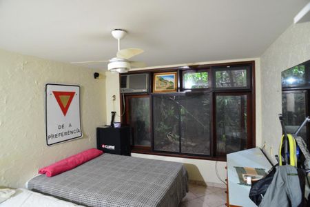 Casa de condomínio à venda com 432m², 4 quartos e 3 vagasQuarto 2