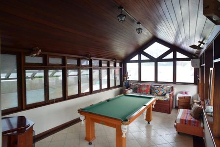 Casa de condomínio à venda com 432m², 4 quartos e 3 vagasSalão de Jogos