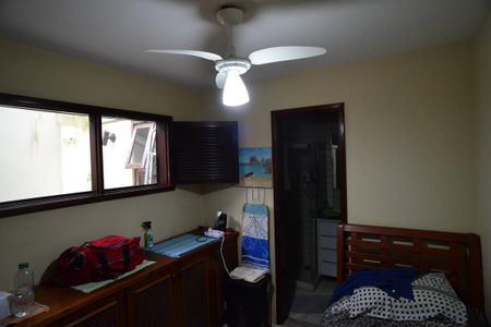 Casa de condomínio à venda com 432m², 4 quartos e 3 vagasQuarto de Serviço