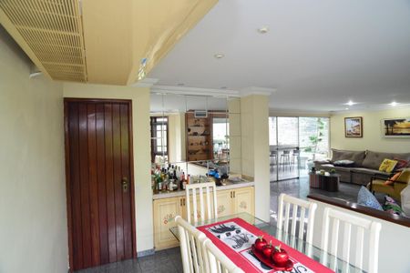 Sala de casa de condomínio à venda com 4 quartos, 432m² em Barra da Tijuca, Rio de Janeiro