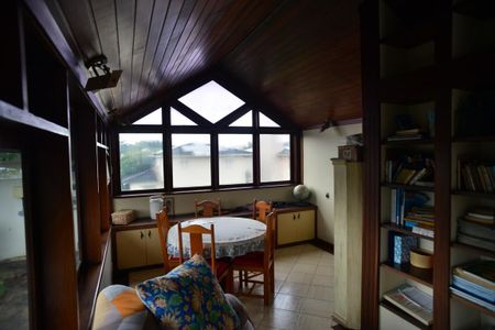 Casa de condomínio à venda com 432m², 4 quartos e 3 vagasSalão de Jogos