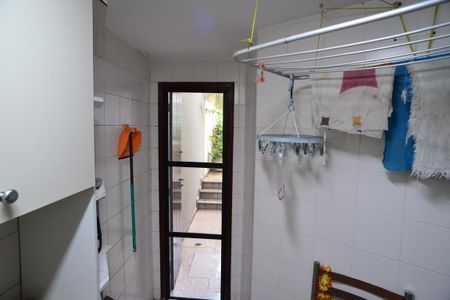 Casa de condomínio à venda com 432m², 4 quartos e 3 vagasÁrea de Serviço