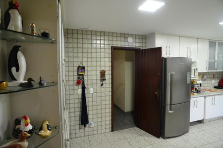 Casa de condomínio à venda com 432m², 4 quartos e 3 vagasCozinha