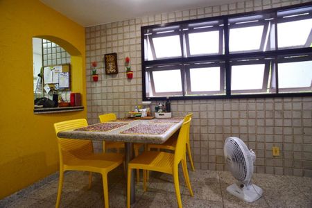 Casa de condomínio à venda com 432m², 4 quartos e 3 vagasCozinha