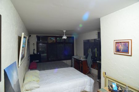 Casa de condomínio à venda com 432m², 4 quartos e 3 vagasQuarto 2