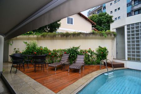 Casa de condomínio à venda com 432m², 4 quartos e 3 vagasDeck e Piscina