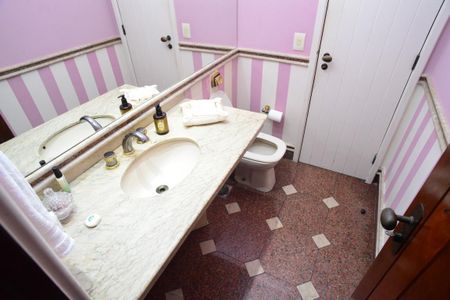 Casa de condomínio à venda com 432m², 4 quartos e 3 vagasLavabo