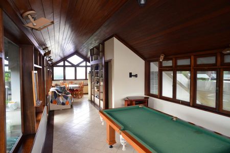 Casa de condomínio à venda com 432m², 4 quartos e 3 vagasSalão de Jogos