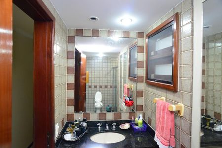 Casa de condomínio à venda com 432m², 4 quartos e 3 vagasBanheiro Social