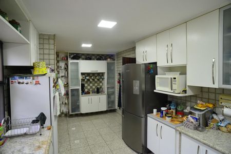 Casa de condomínio à venda com 432m², 4 quartos e 3 vagasCozinha