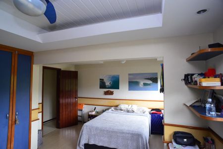 Casa de condomínio à venda com 432m², 4 quartos e 3 vagasQuarto