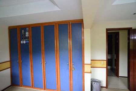 Casa de condomínio à venda com 432m², 4 quartos e 3 vagasQuarto