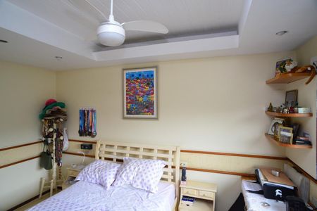 Casa de condomínio à venda com 432m², 4 quartos e 3 vagasSuíte