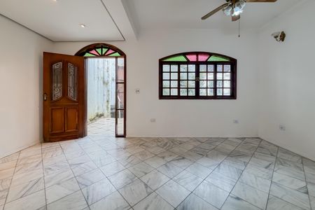 Casa para alugar com 200m², 4 quartos e 4 vagasSala