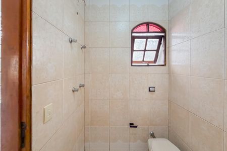 Casa para alugar com 200m², 4 quartos e 4 vagasBanheiro Corredor