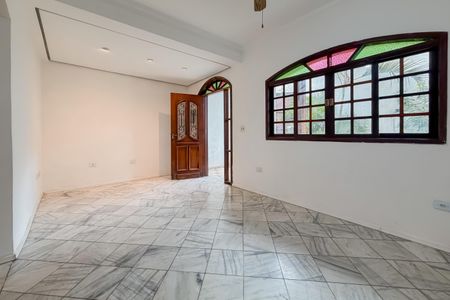 Casa para alugar com 200m², 4 quartos e 4 vagasSala