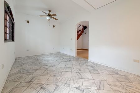 Casa para alugar com 200m², 4 quartos e 4 vagasSala