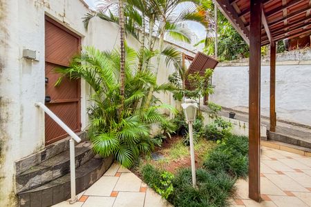 Casa para alugar com 200m², 4 quartos e 4 vagasFrente da Casa