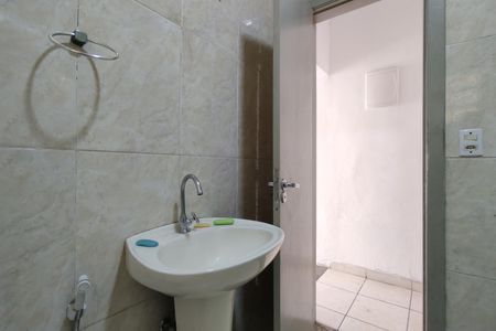 Casa de condomínio à venda com 180m², 3 quartos e 2 vagas Casa de condomínio à venda com 180m², 3 quartos e 2 vagasBanheiro Social