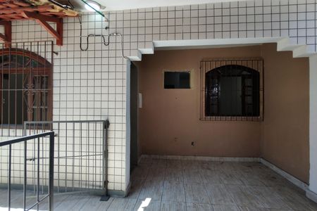 Casa de condomínio à venda com 180m², 3 quartos e 2 vagas Casa de condomínio à venda com 180m², 3 quartos e 2 vagasVaranda