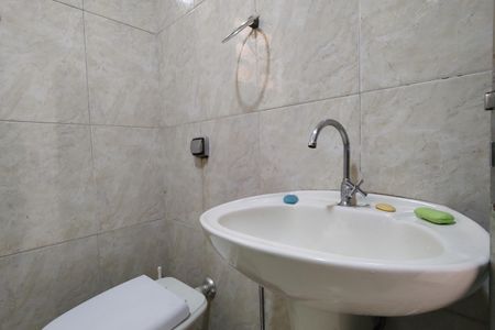 Casa de condomínio à venda com 180m², 3 quartos e 2 vagas Casa de condomínio à venda com 180m², 3 quartos e 2 vagasBanheiro Social