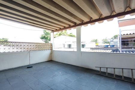 Casa de condomínio à venda com 180m², 3 quartos e 2 vagas Casa de condomínio à venda com 180m², 3 quartos e 2 vagasTerraço