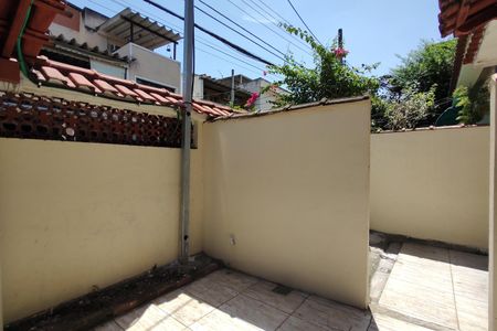 Casa de condomínio à venda com 180m², 3 quartos e 2 vagas Casa de condomínio à venda com 180m², 3 quartos e 2 vagasQuintal