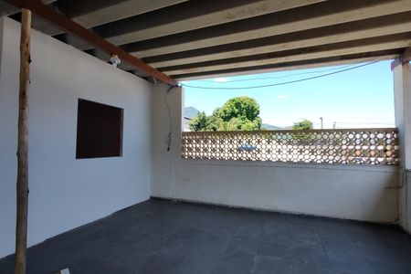 Casa de condomínio à venda com 180m², 3 quartos e 2 vagas Casa de condomínio à venda com 180m², 3 quartos e 2 vagasTerraço