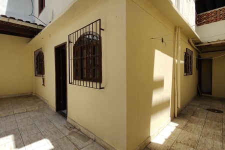 Casa de condomínio à venda com 180m², 3 quartos e 2 vagas Casa de condomínio à venda com 180m², 3 quartos e 2 vagasQuintal