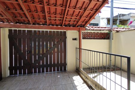 Casa de condomínio à venda com 180m², 3 quartos e 2 vagas Casa de condomínio à venda com 180m², 3 quartos e 2 vagasGaragem