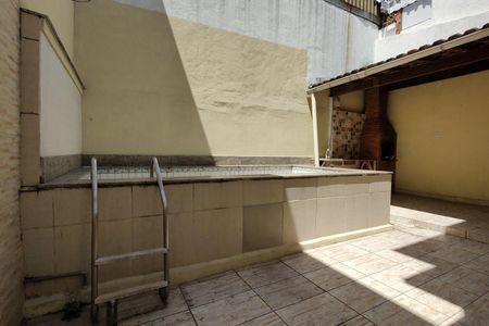 Casa de condomínio à venda com 180m², 3 quartos e 2 vagas Casa de condomínio à venda com 180m², 3 quartos e 2 vagasPiscina