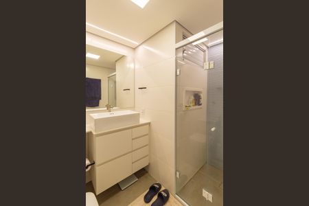 Apartamento à venda com 57m², 2 quartos e 2 vagas Apartamento à venda com 57m², 2 quartos e 2 vagasBanheiro