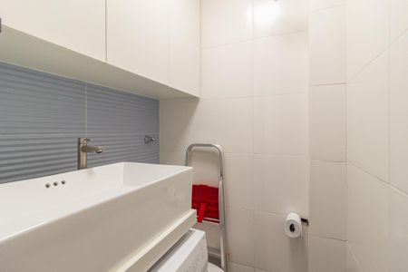 Apartamento à venda com 57m², 2 quartos e 2 vagas Apartamento à venda com 57m², 2 quartos e 2 vagasBanheiro de serviço