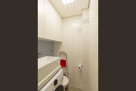 Apartamento à venda com 57m², 2 quartos e 2 vagas Apartamento à venda com 57m², 2 quartos e 2 vagasBanheiro de serviço