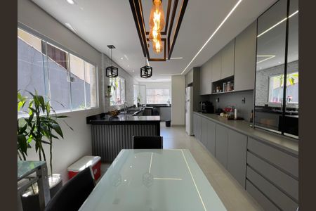 Casa à venda com 130m², 3 quartos e 2 vagasCozinha
