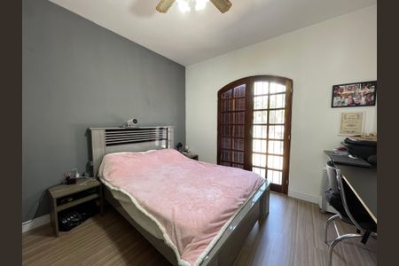 Casa à venda com 130m², 3 quartos e 2 vagasSuíte
