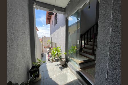 Casa à venda com 130m², 3 quartos e 2 vagasEntrada