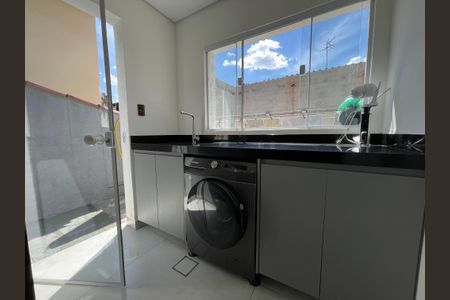 Casa à venda com 130m², 3 quartos e 2 vagasÁrea de Serviço