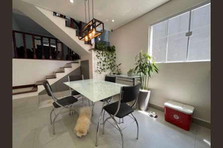 Casa à venda com 130m², 3 quartos e 2 vagasCozinha