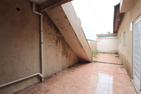 Casa para alugar com 175m², 2 quartos e 3 vagasQuintal