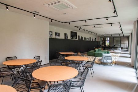 Studio à venda com 27m², 1 quarto e sem vagaÁrea comum - Salão de festas