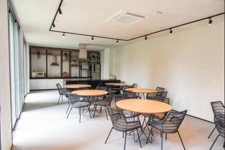 Studio à venda com 27m², 1 quarto e sem vagaÁrea comum - Salão de festas