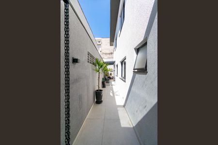 Casa à venda com 300m², 3 quartos e 2 vagas Casa à venda com 300m², 3 quartos e 2 vagasCorredor Externo