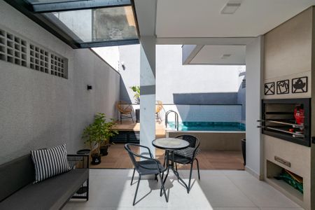 Casa à venda com 300m², 3 quartos e 2 vagas Casa à venda com 300m², 3 quartos e 2 vagasChurrasqueira