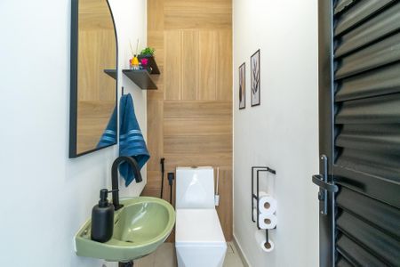 Casa à venda com 300m², 3 quartos e 2 vagas Casa à venda com 300m², 3 quartos e 2 vagasLavabo