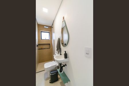 Casa à venda com 300m², 3 quartos e 2 vagas Casa à venda com 300m², 3 quartos e 2 vagasBanheiro Social