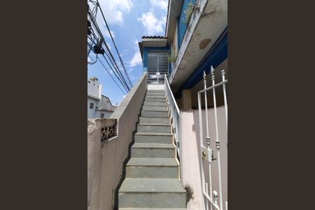 Casa para alugar com 94m², 3 quartos e sem vagaEscada