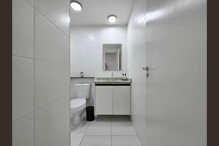 Banheiro de kitnet/studio para alugar com 1 quarto, 25m² em Vila Olímpia, São Paulo